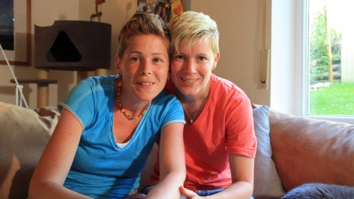 "Auf zum Christopher Street Day!" (Bild: SWR / Gretafilms)